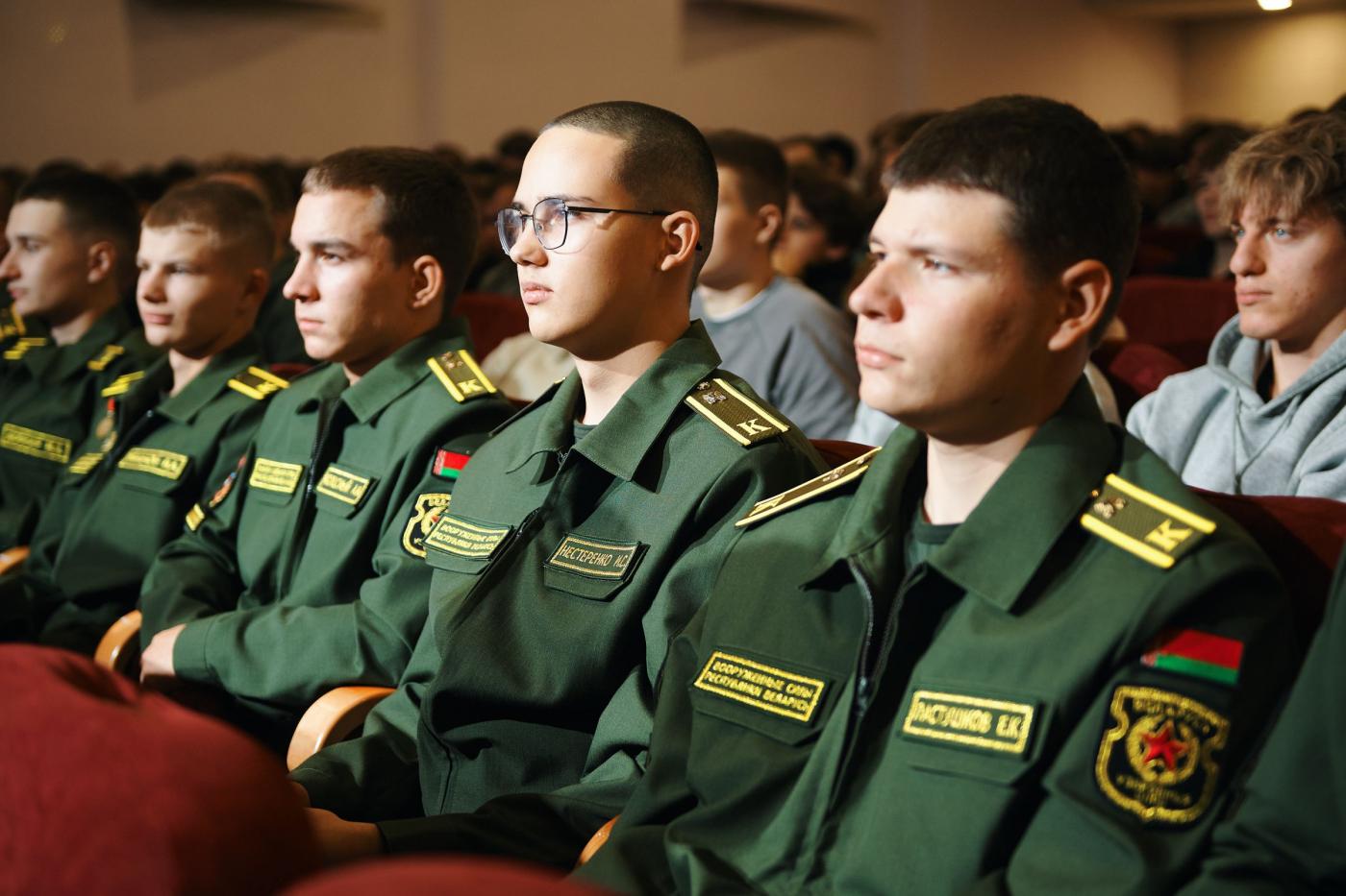Диалог с молодежью: представители правоохранительных органов о важном